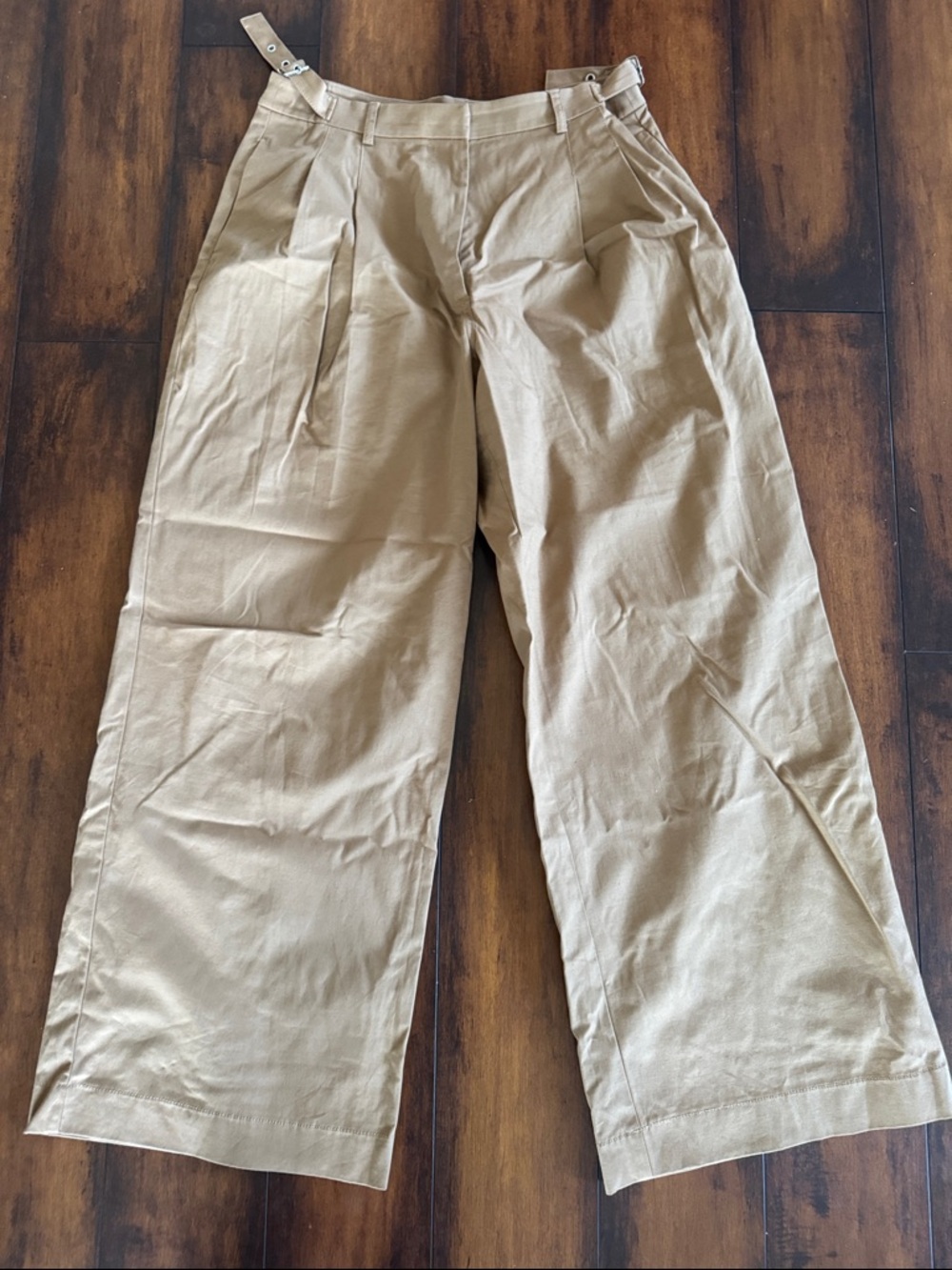 Abercrombie & Fitch Wide-Leg Chinos in Tan